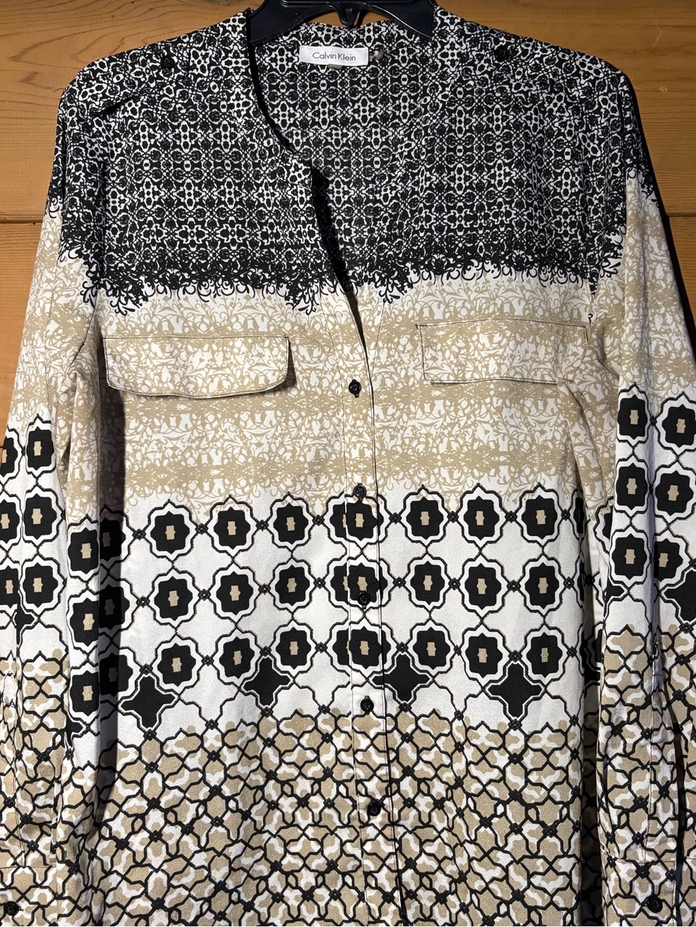 Calvin Klein Black Tan & White Geometric Pattern Button Down Top- Size Large - Picture 2 of 8